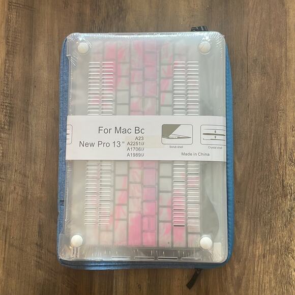 MacBook Pro 13” 2016-2020 blue soft case with hardshell - Picture 3 of 5